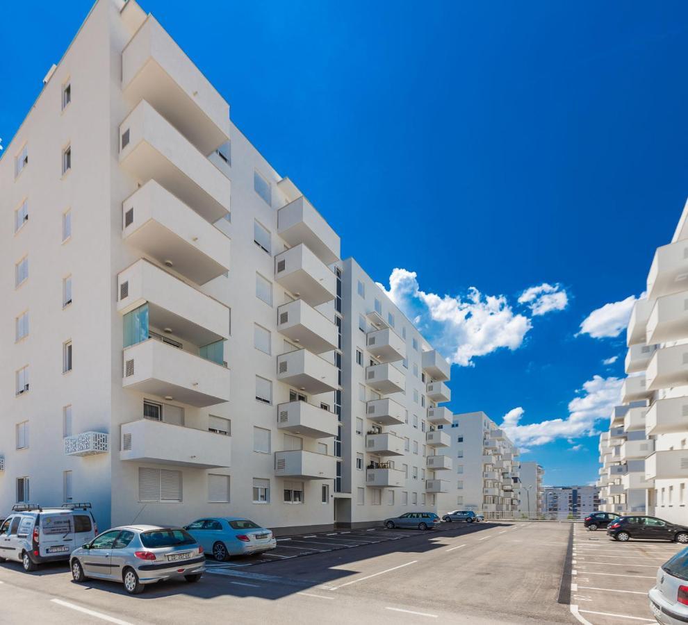 Tanja Modern Apartment With Balcony And Parking Garage Задар Екстериор снимка